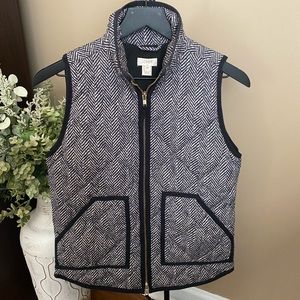 J Crew Women’s Lightweight Puffer Vest Herringbone